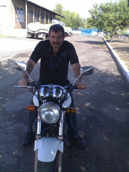 Борис Бондарь