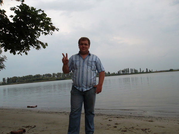 Рустам Ахундов