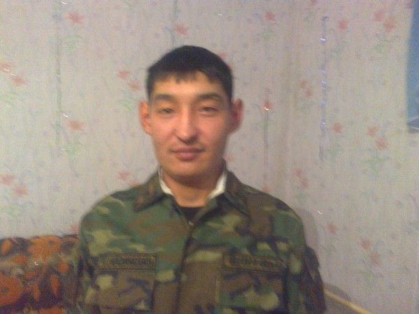 Азат Исенов