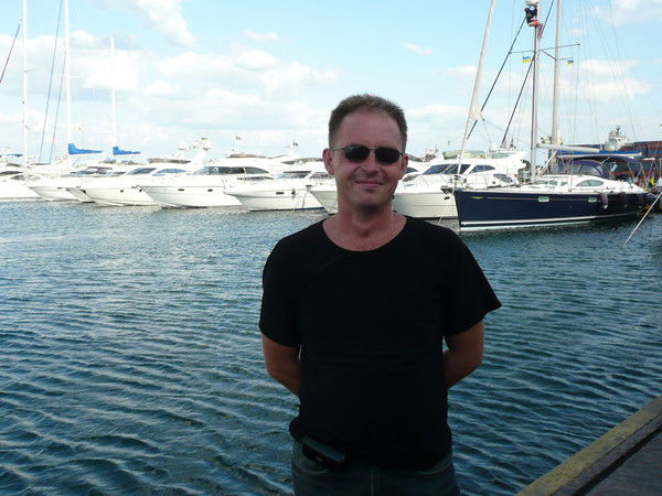 Александр Плакида