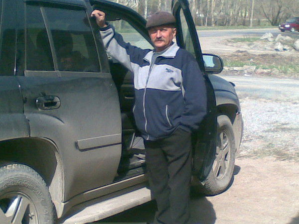 Анатолий Иванов