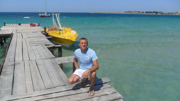 Евгений Олейник