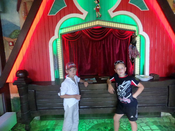 Данил Серов