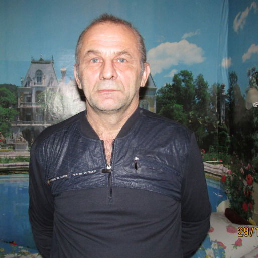 Виктор Романов