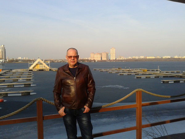 Андрей Олейник