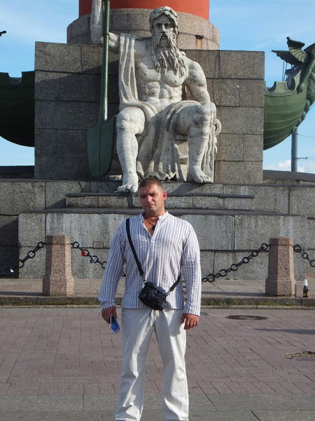 Андрей Ахундов