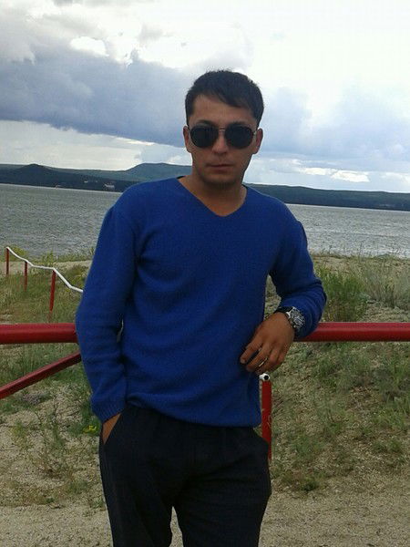 Женiс Хасенов