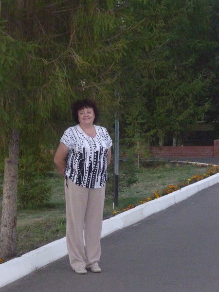 Нина Старовойтова