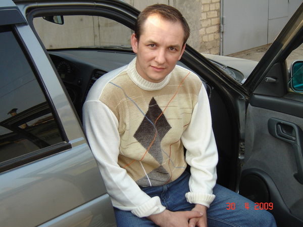 Владимир Максимов