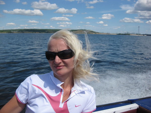 Лена Белякова