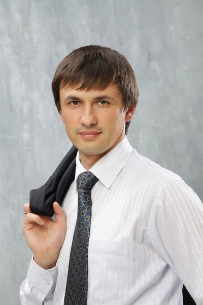 Александр Николаев