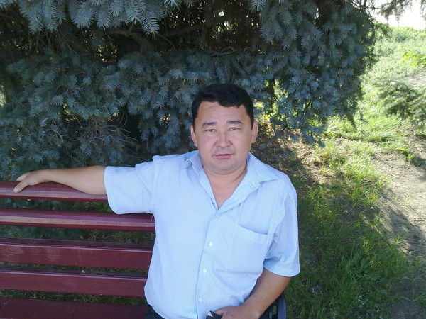 Женис Женис