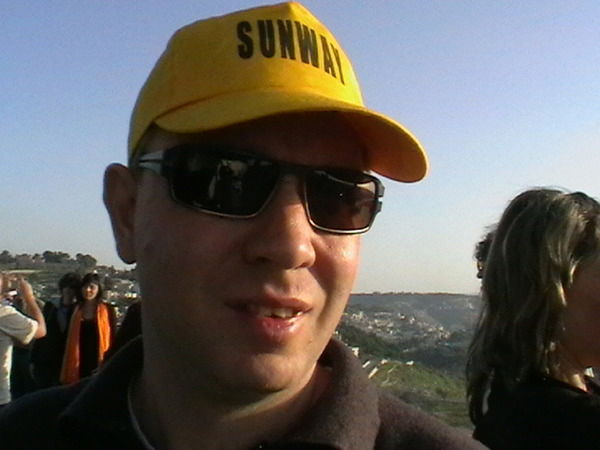 Олег Викторович