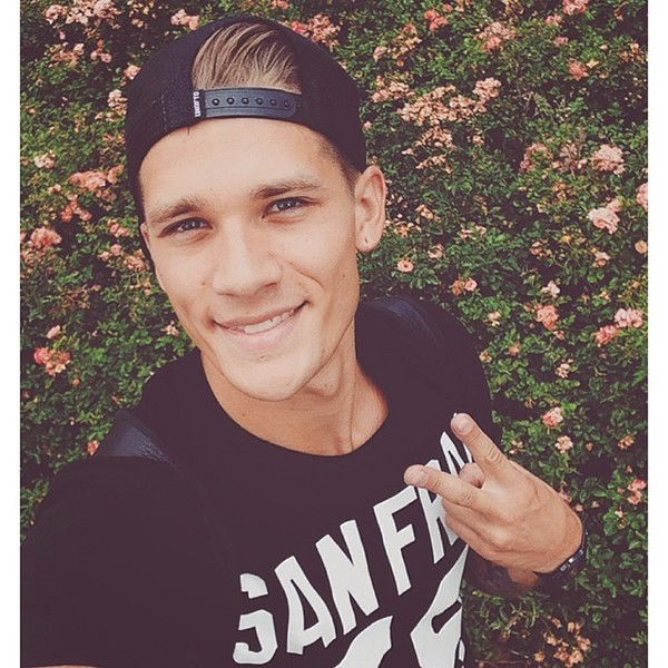 Саша Красный