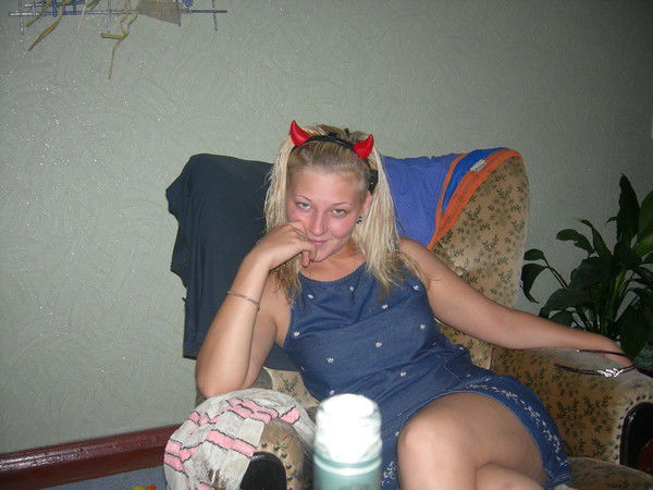 Оля Комарова