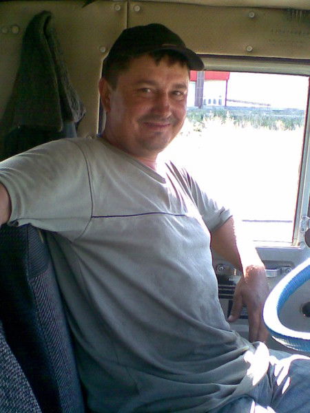 Виктор Угланов