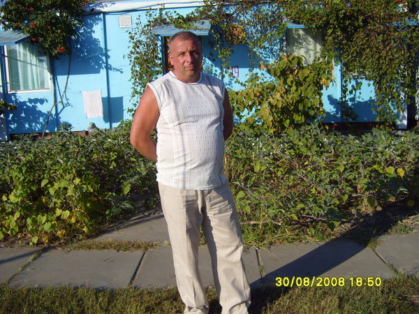 Андрей Бахов