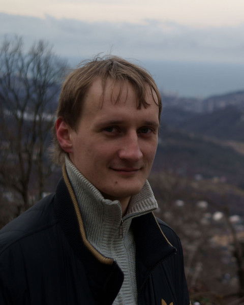 Максим Воложанов