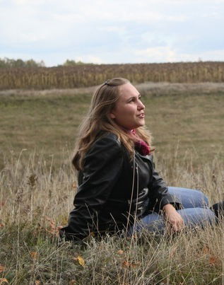 Юлия Сухарева