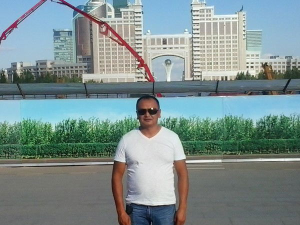 Роллан Саржанов