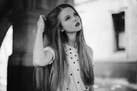 Віка Хотинська