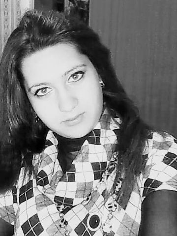 Оленька Глухова