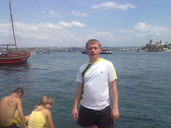 Влад Бронников