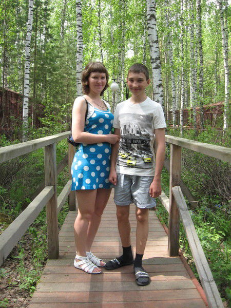 Лена Искакова