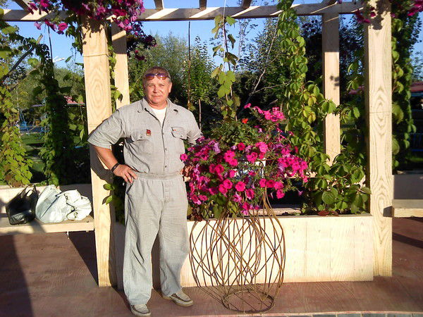 Александр Константинов