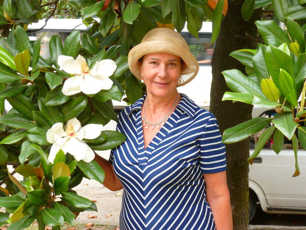 Елена Елена