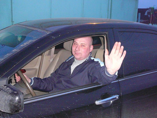 Олег Леонов