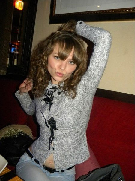 Оленька Емельянцева