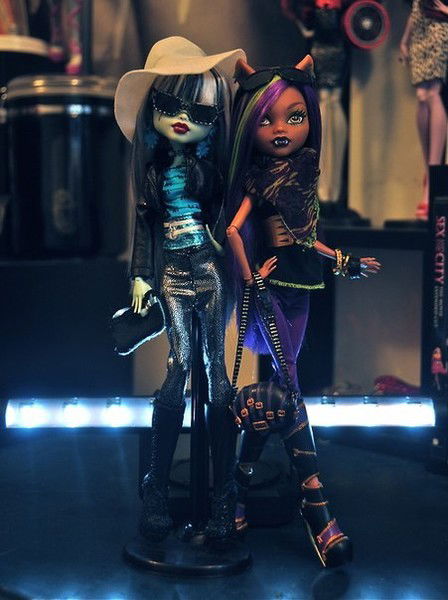 Азиза Жолымбаева