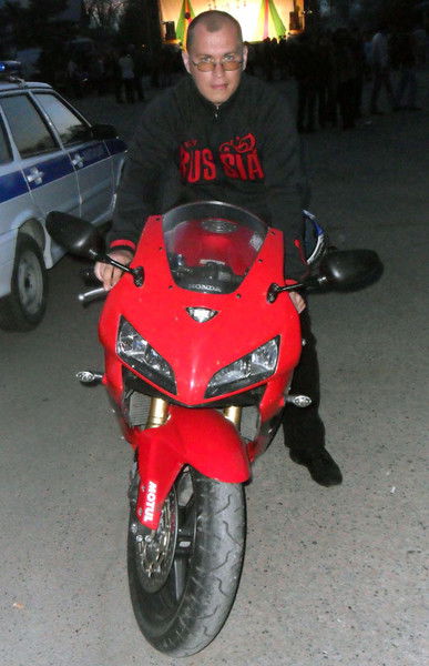 Денис Грибенников