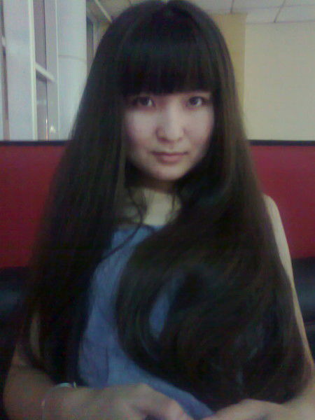 Зелёноглазая Брюнетка