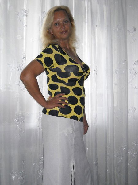 Ніна Попова