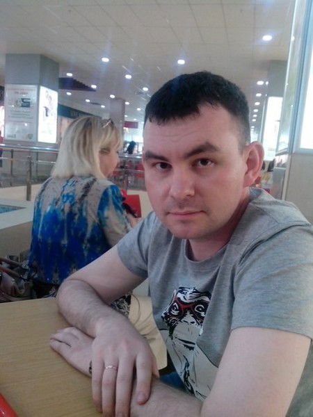 Денис Служаев