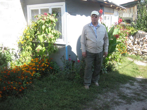 Александр Власов