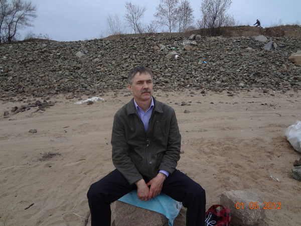 Виктор Неробов