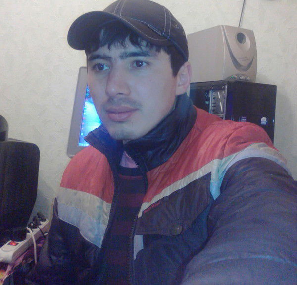 Pуcтaм Джaбpaилoв