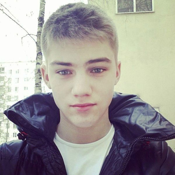 Александр Дёмин