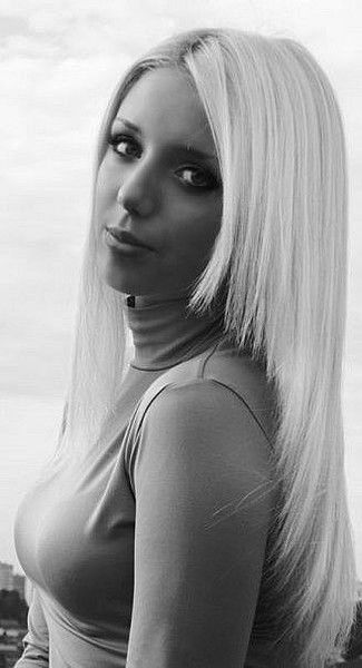 Лола Шетенева