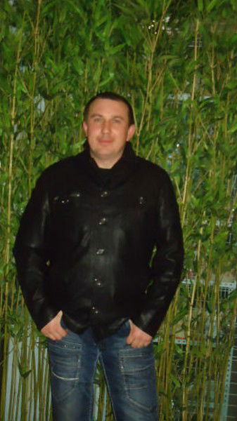 Юра Бумажкин