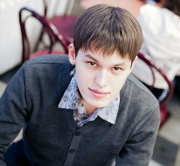 Евгений Зотов