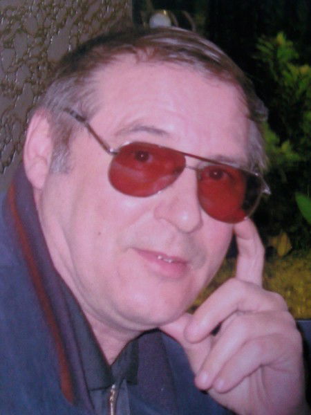 Анатолий Вечтомов