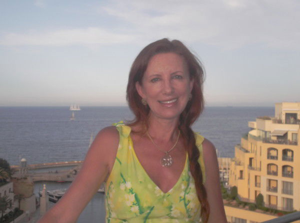 Елена Сопруновская