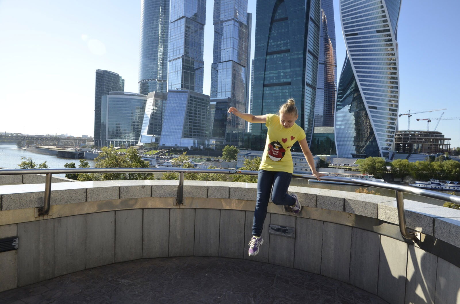 Александра Тах