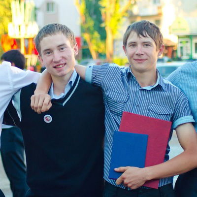 Слава Романов