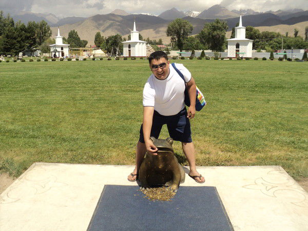 Дархан Ескендиров