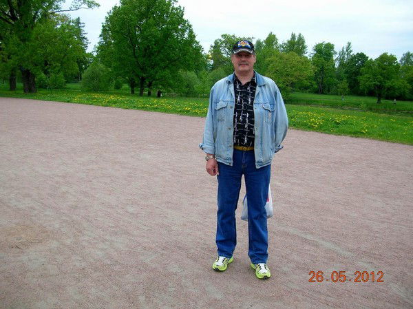 Владимир Петров